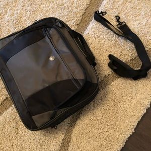 Laptop carrying case/briefcase.